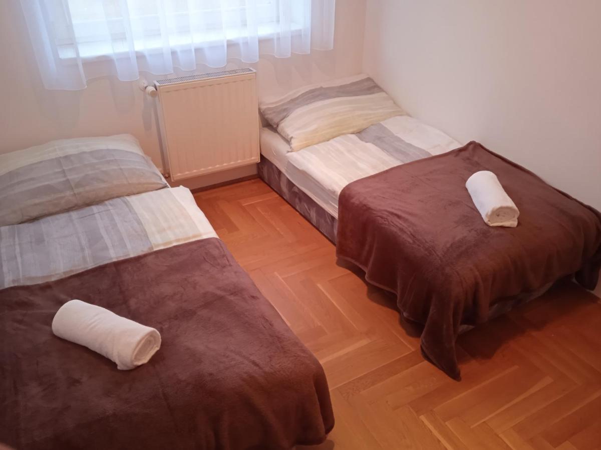 Family Apartment-Csaladias Hangulat Győr Exteriör bild